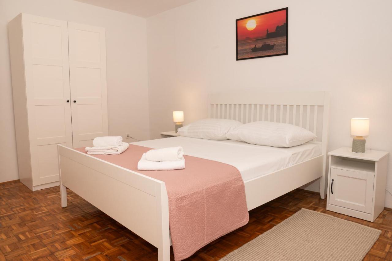 Kuca Za Odmor Kameni Dvori Ferienhaus